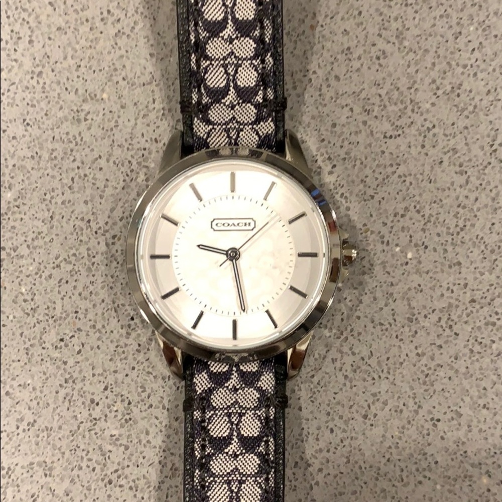 Coach Signature Watch. Like new!